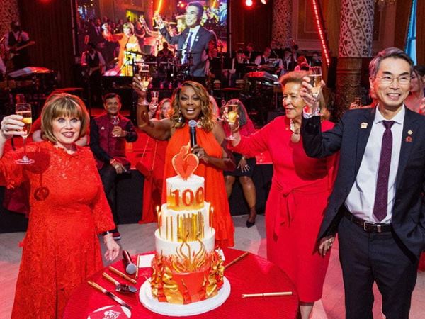 From left, American Heart Association CEO Nancy Brown, TV personality and event emcee Star Jones, AHA Chairperson of the Board Marsha Jones and 2023-24 President Joseph Wu cheer the association’s Centennial Monday night at the Bold Hearts Celebration at the Drake Hotel in Chicago, where the AHA was founded. (American Heart Association photos )